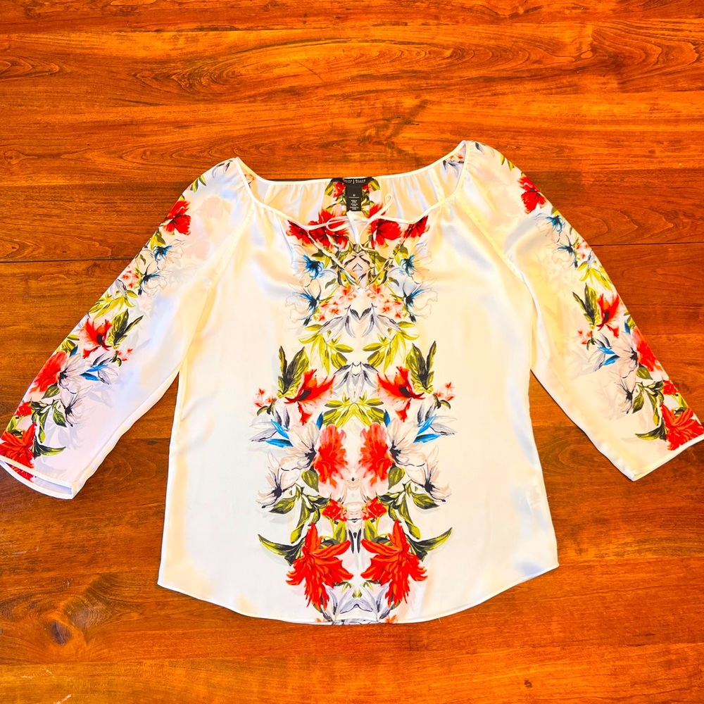 White House Black Market floral blouse sz M